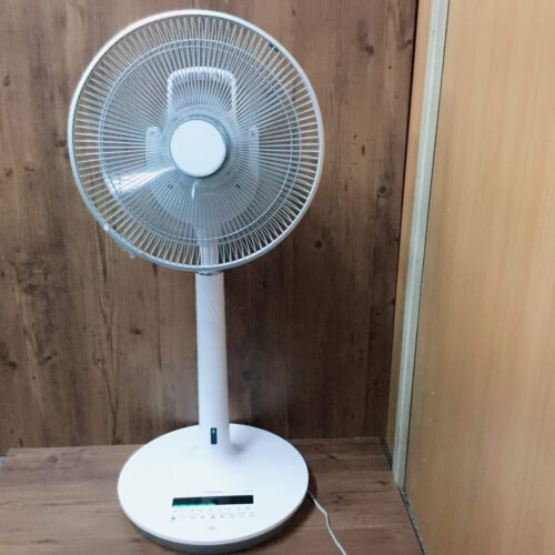 Quạt Nhật Hitachi HEF-DC5000 quay 4 chiều 8 cấp độ, điện DC 12 Hitachi HEF-DC5000