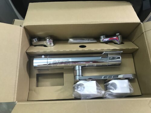 Sen tắm Toto TBV03402J có nút nhấn đầu vòi, khống chế nhiệt độ 12 Thân sen được mạ Niken-Crom