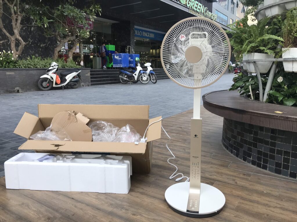 Quạt Panasonic F-CV339 cao 1,1m cắm điện 220V, cảm biến nhiệt độ, quay 4 chiều 11 F-CU339-N-4