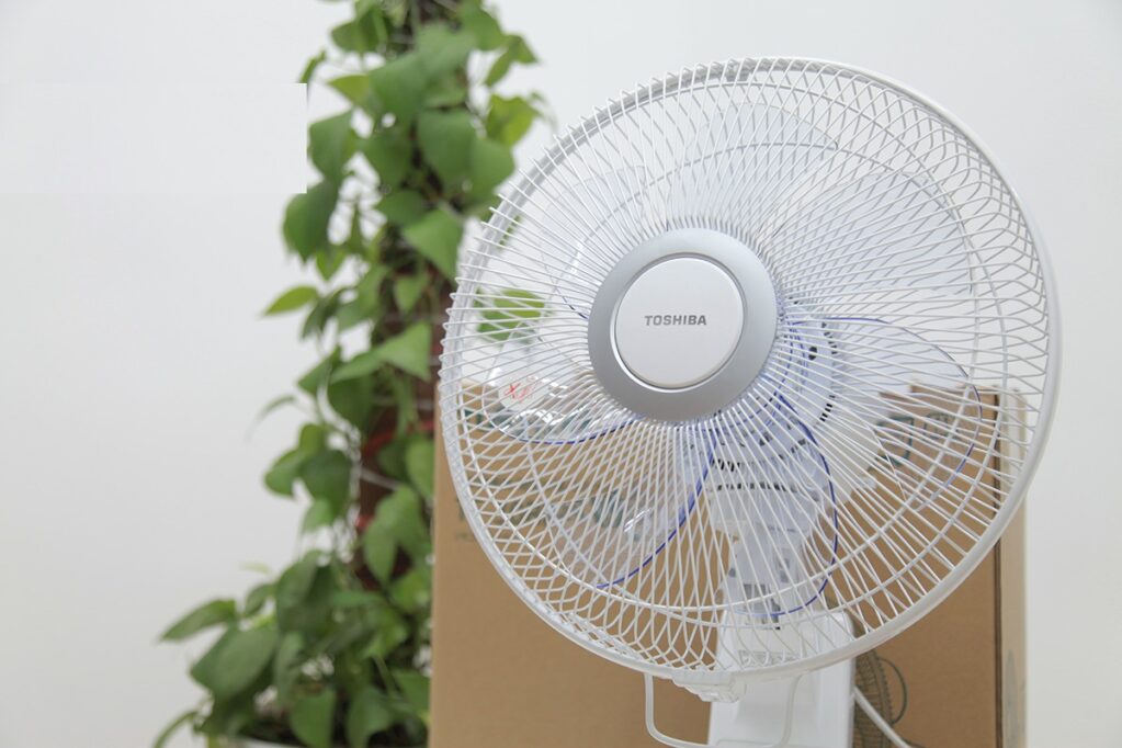 Quạt treo tường Toshiba TF-30RK25 có 7 cánh, mới nhất 2022 19 Quạt treo tường Toshiba TF-30RK25 có 7 cánh, mới nhất 2022 | hangnhattoday.com